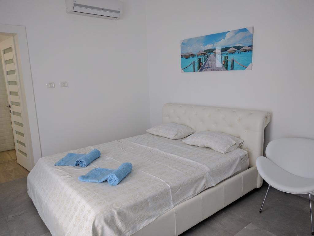 Apartment Dam