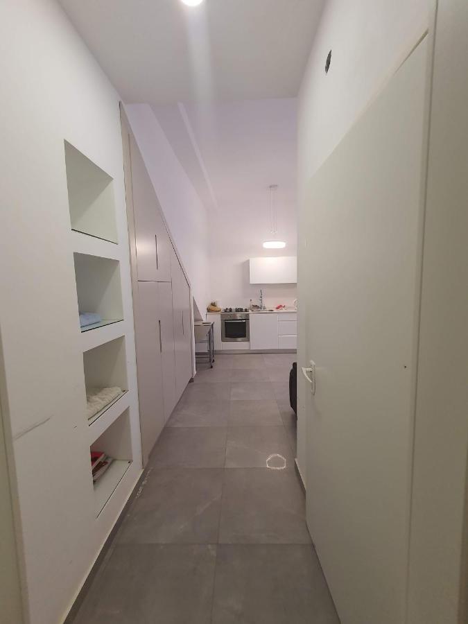 Dam Apartment *