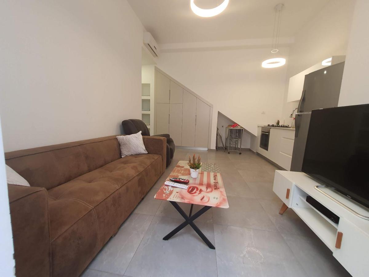 Apartment Dam